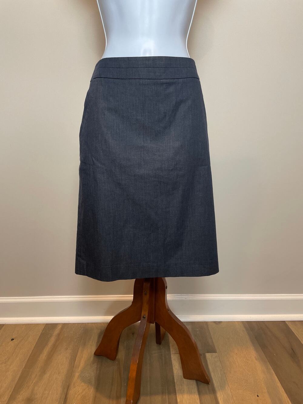 LOFT Gray Cotton Pencil Skirt Size 8 Minimalist Basic Essential